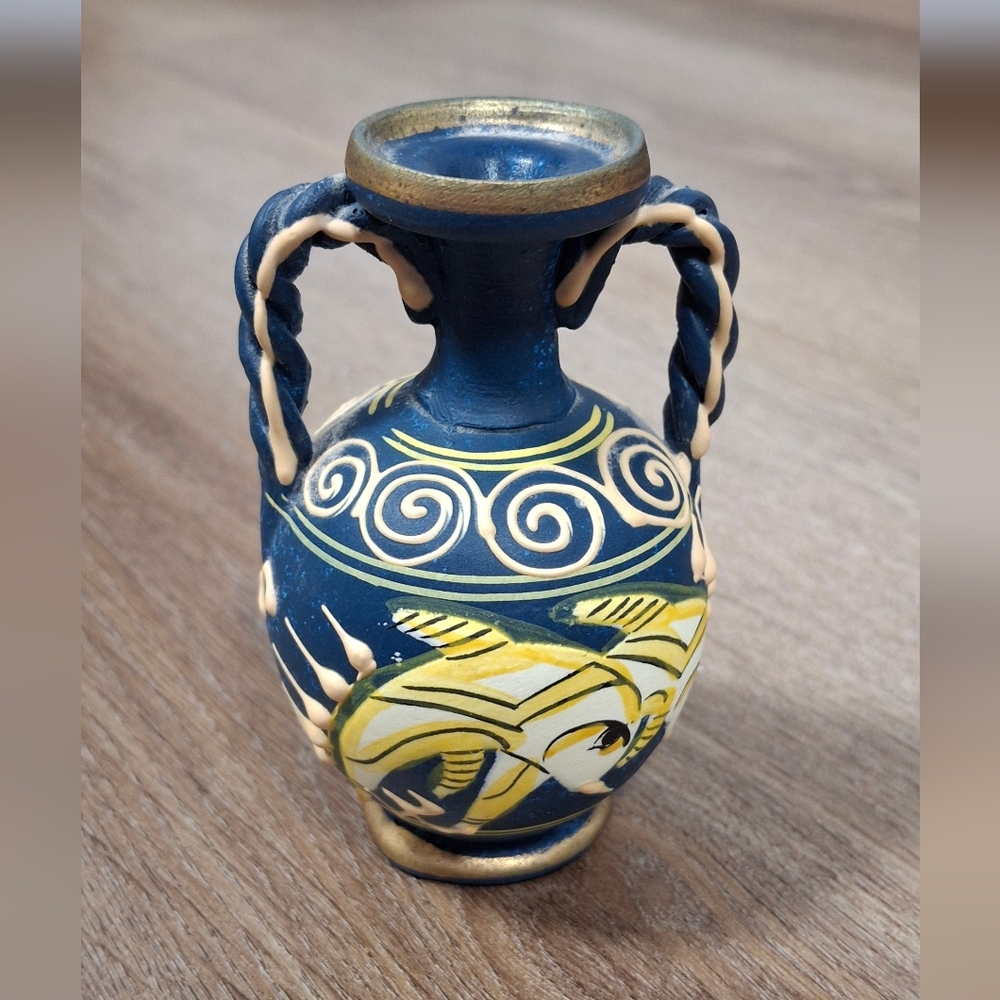 Japanese vase with white artwork - Hand Painted. see Pics For measurements.